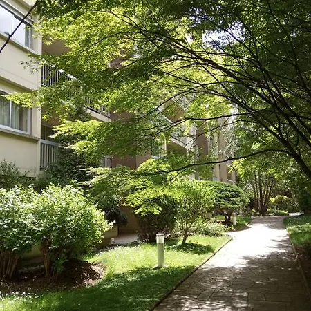 Cosy Close To Canal St Martin Apartment *